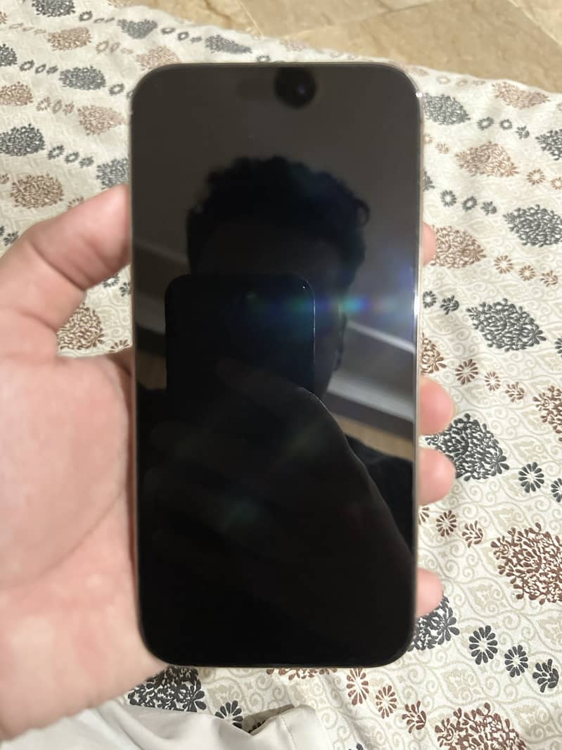 Apple iPhone 16 Pro Max 4