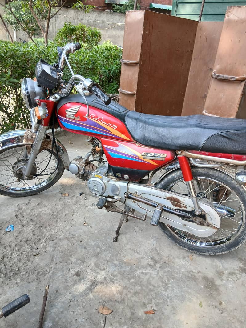 Honda CD70 0
