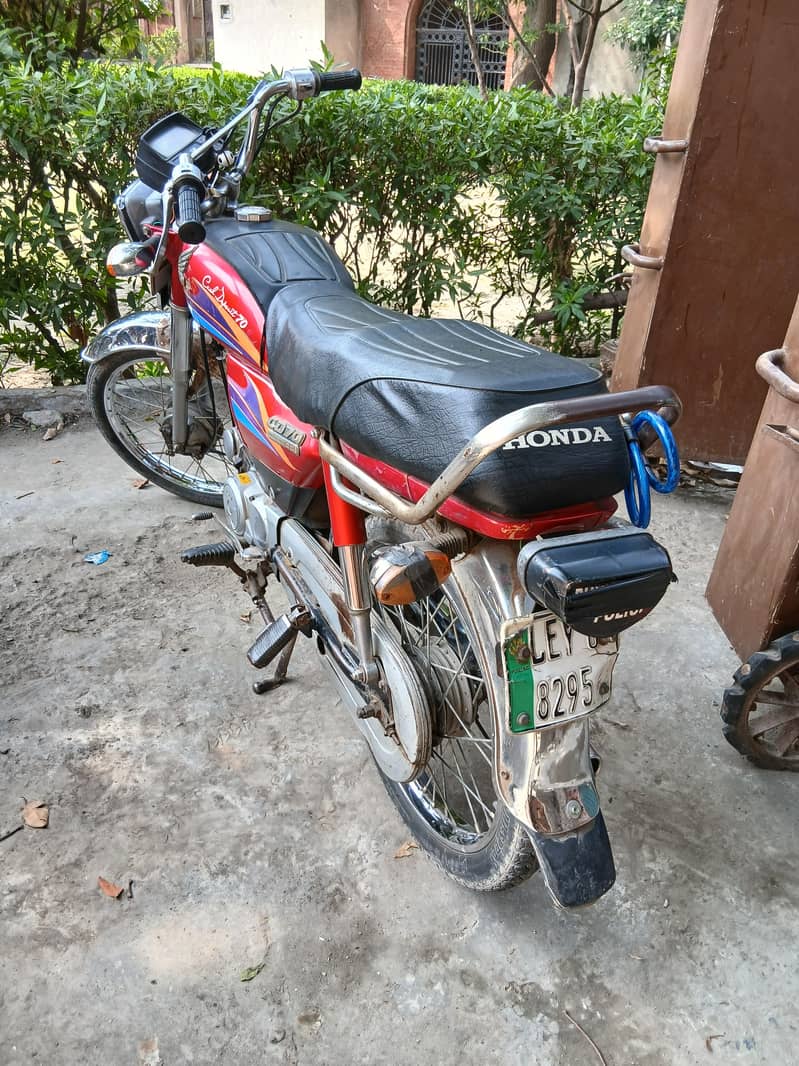 Honda CD70 2