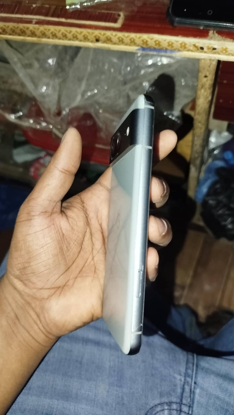 Google Pixel 8 3
