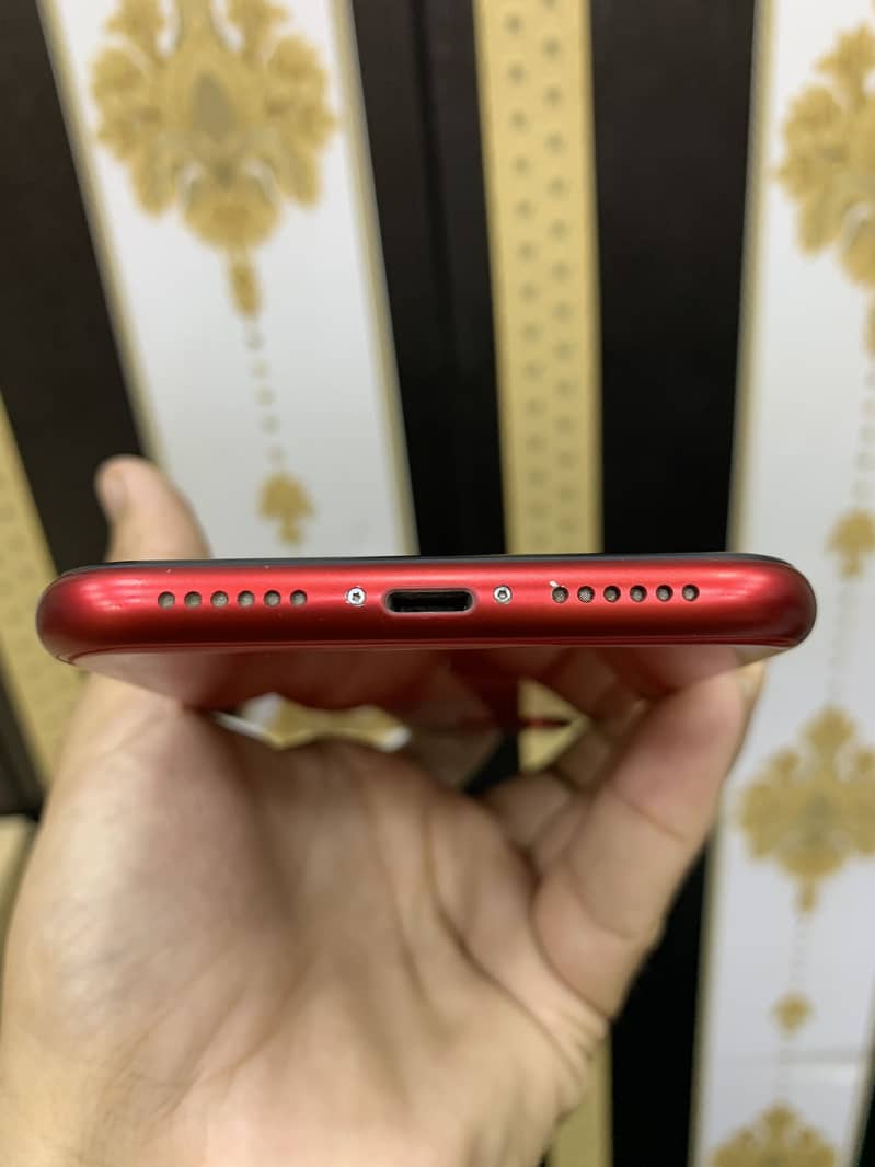 Apple iPhone 11 4