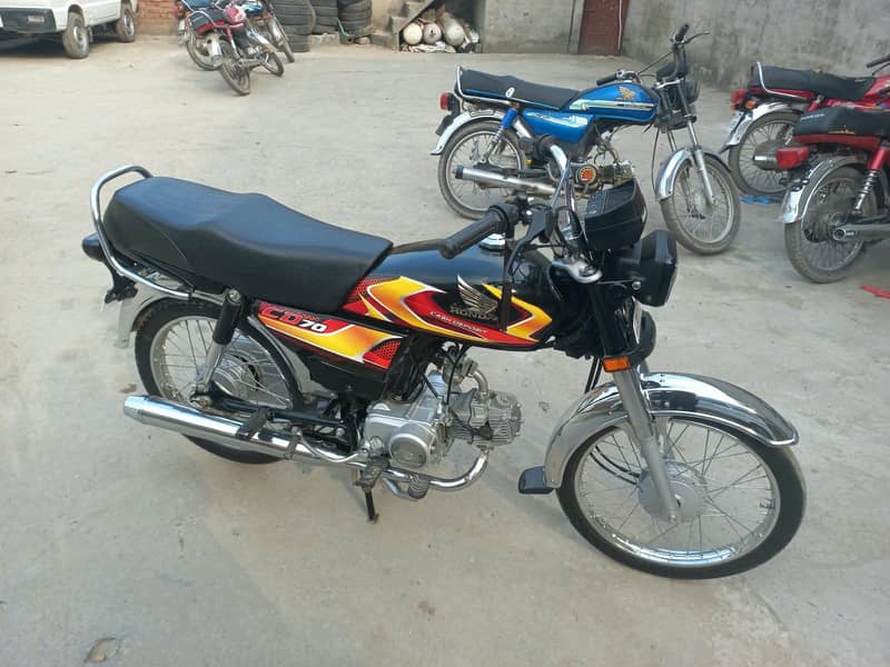 Honda CD70 0