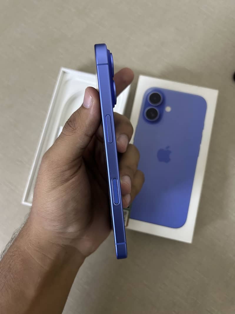 iPhone 16 3