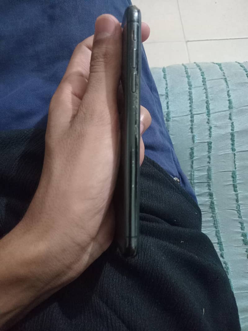 Apple iPhone X 3