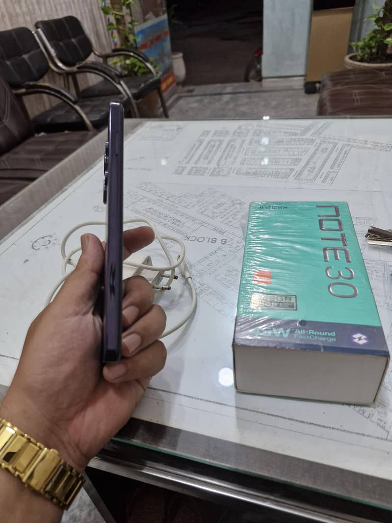 Infinix Note 30 1