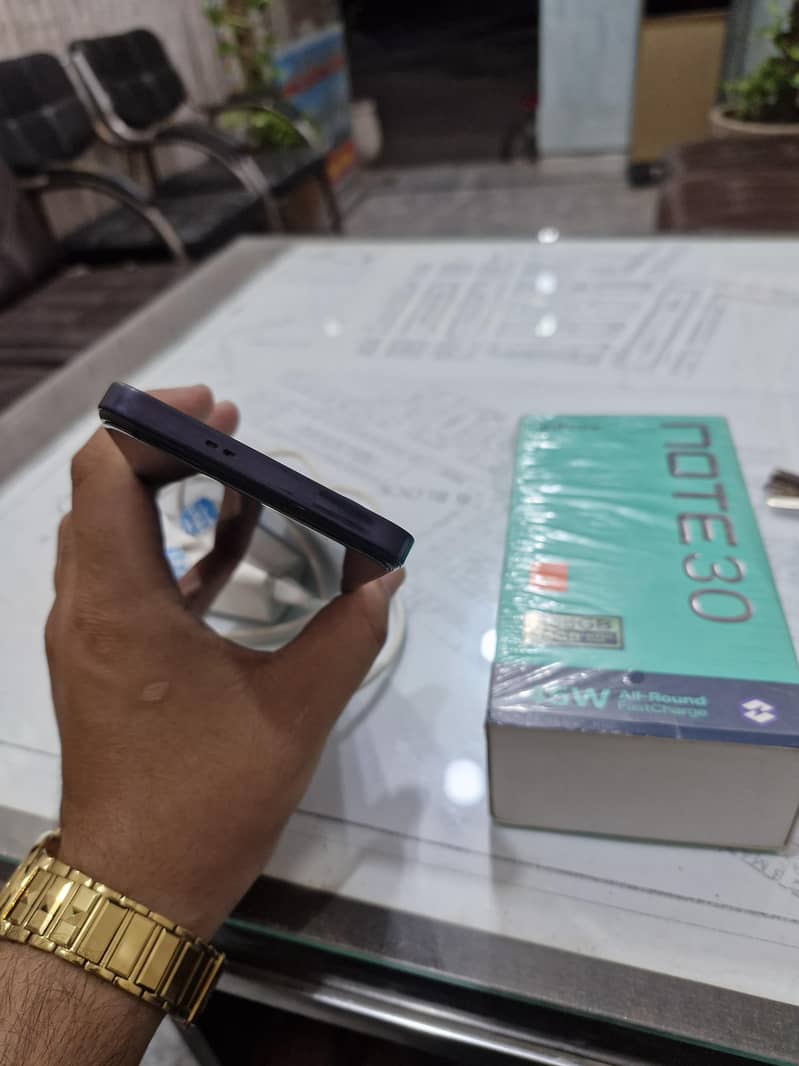 Infinix Note 30 4