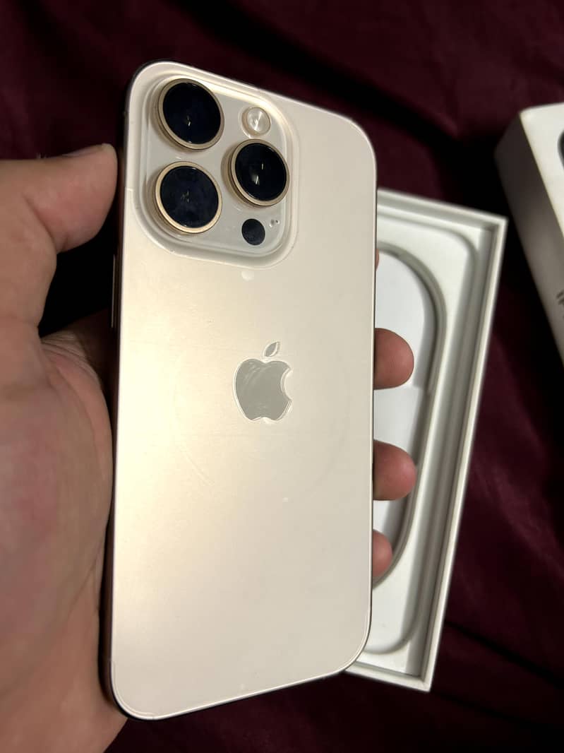 Apple iPhone 16 Pro 4