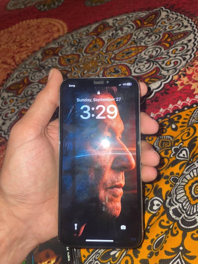 Apple iPhone X 5