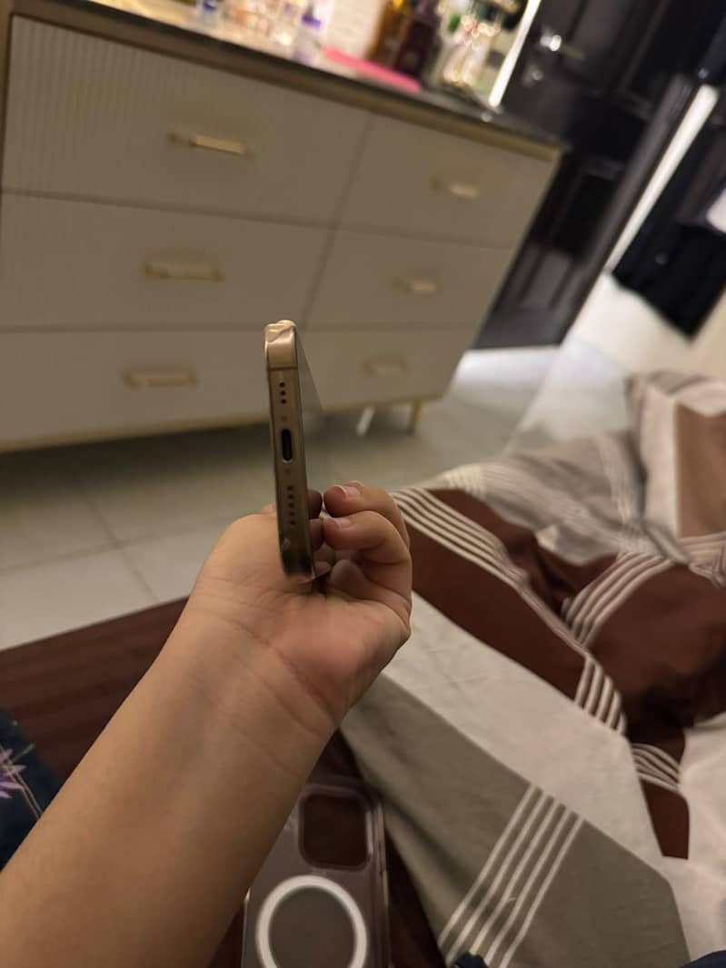 Apple iPhone 16 Pro 5