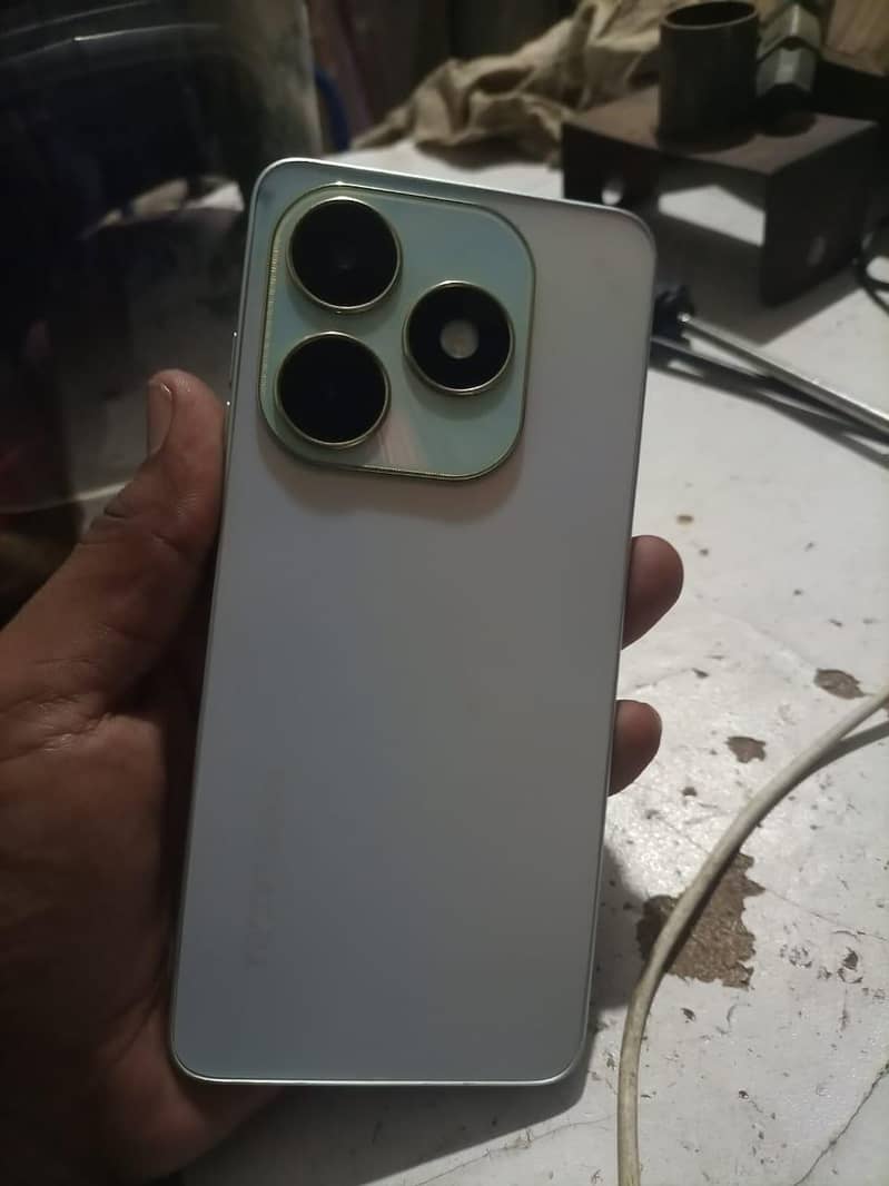 Tecno Spark 20 1