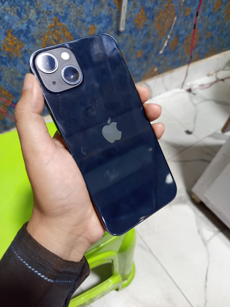 Apple iPhone 13 2