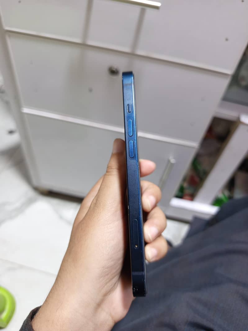 Apple iPhone 13 3