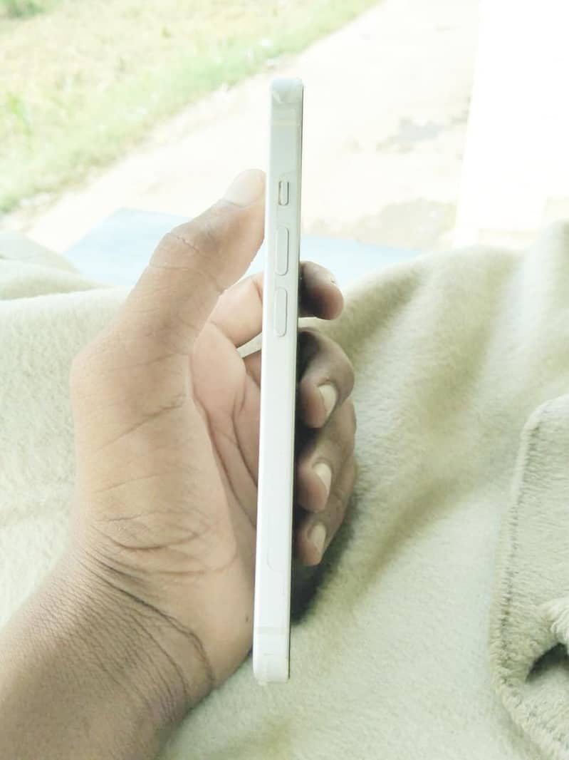 Apple iPhone 14 10/10 Condition, 1