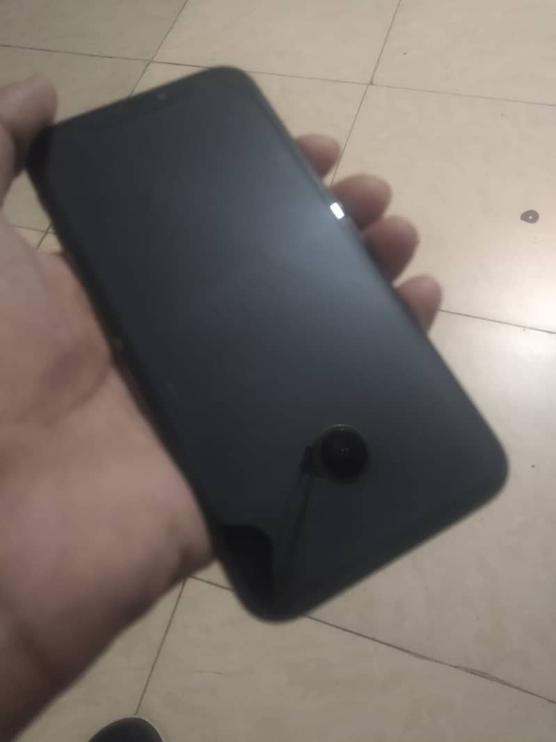 Apple iPhone XS 1