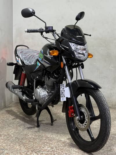 Honda cb125f 2025 model ( low millage )