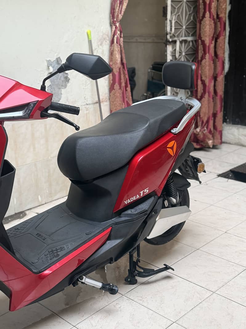 Yadea T5 8
