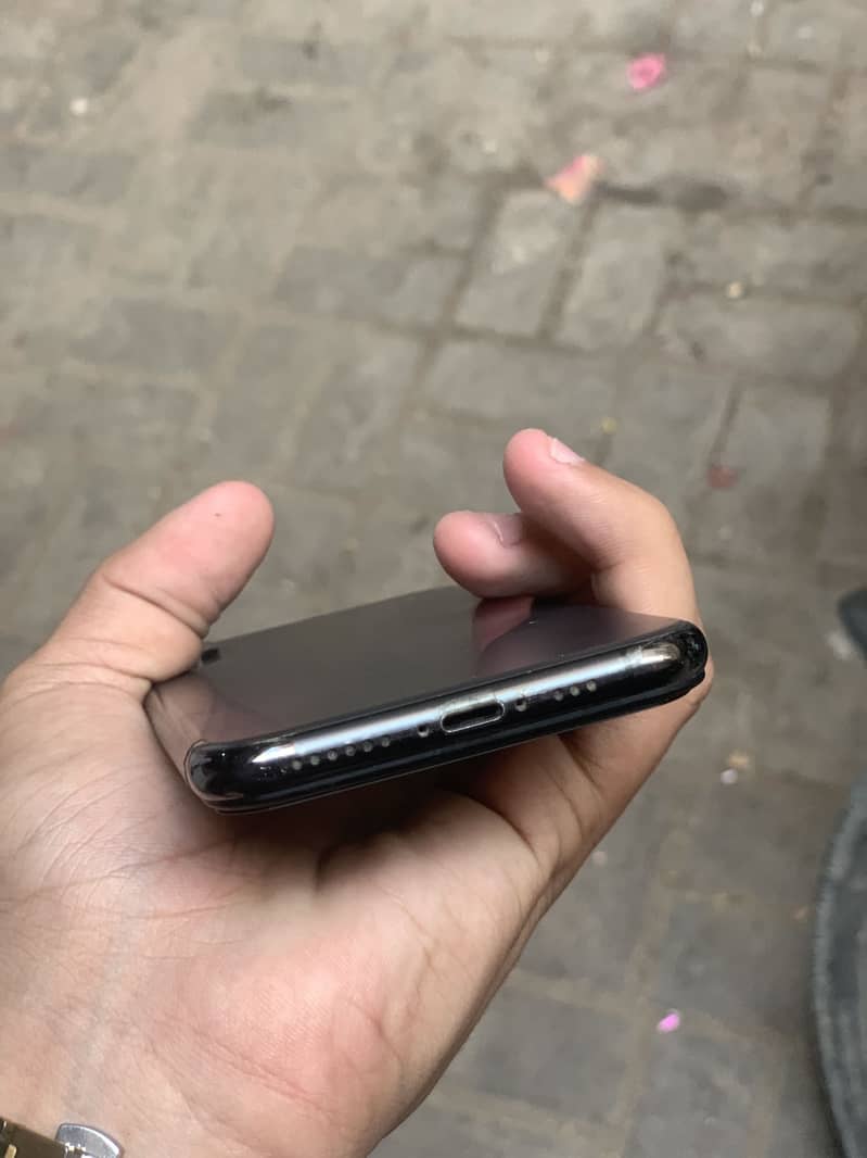 Apple iPhone XS 3