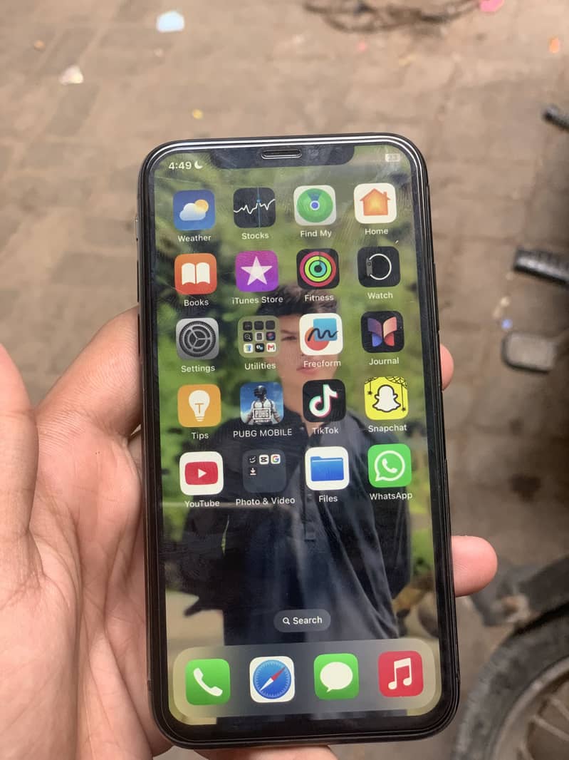 Apple iPhone XS 4