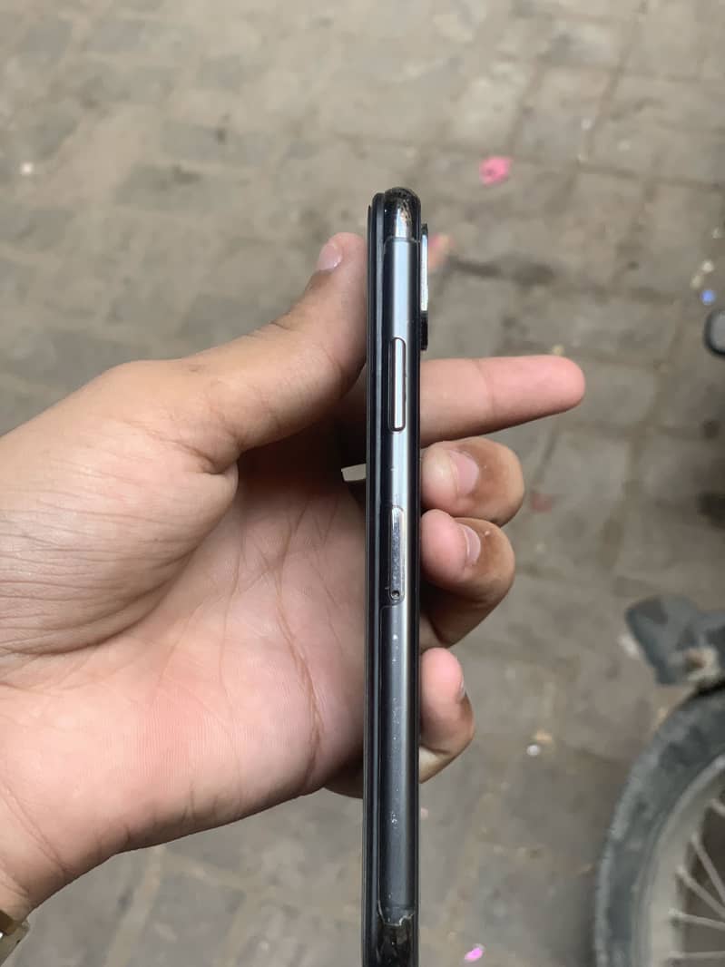 Apple iPhone XS 7