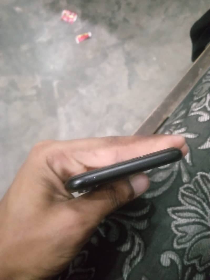 Apple iPhone XR 2