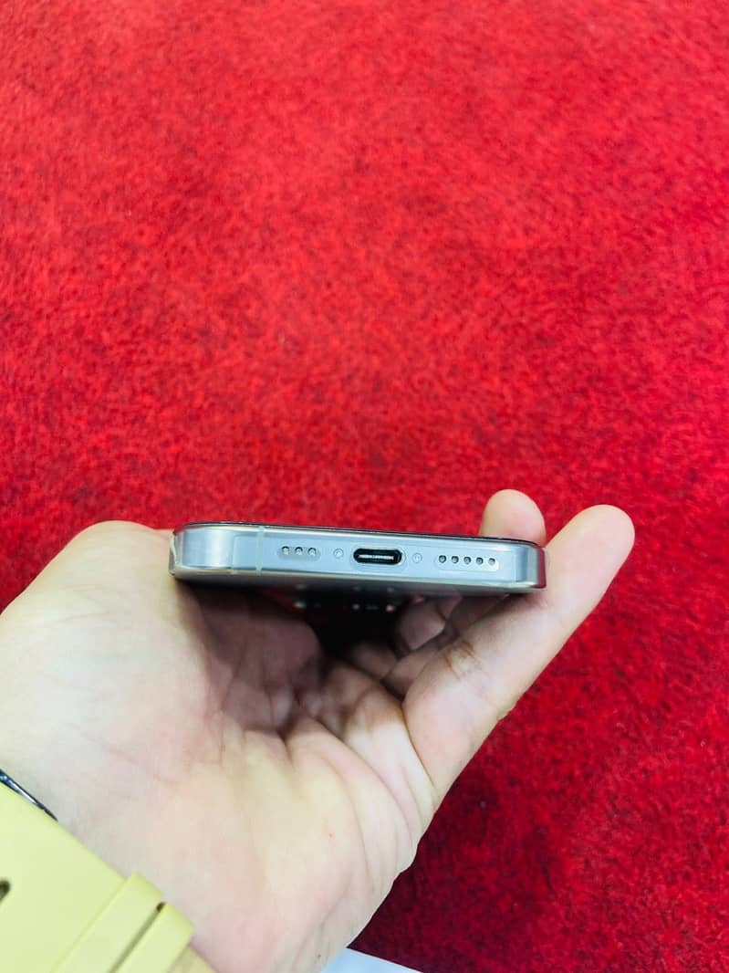 Apple iPhone 16 Pro 5