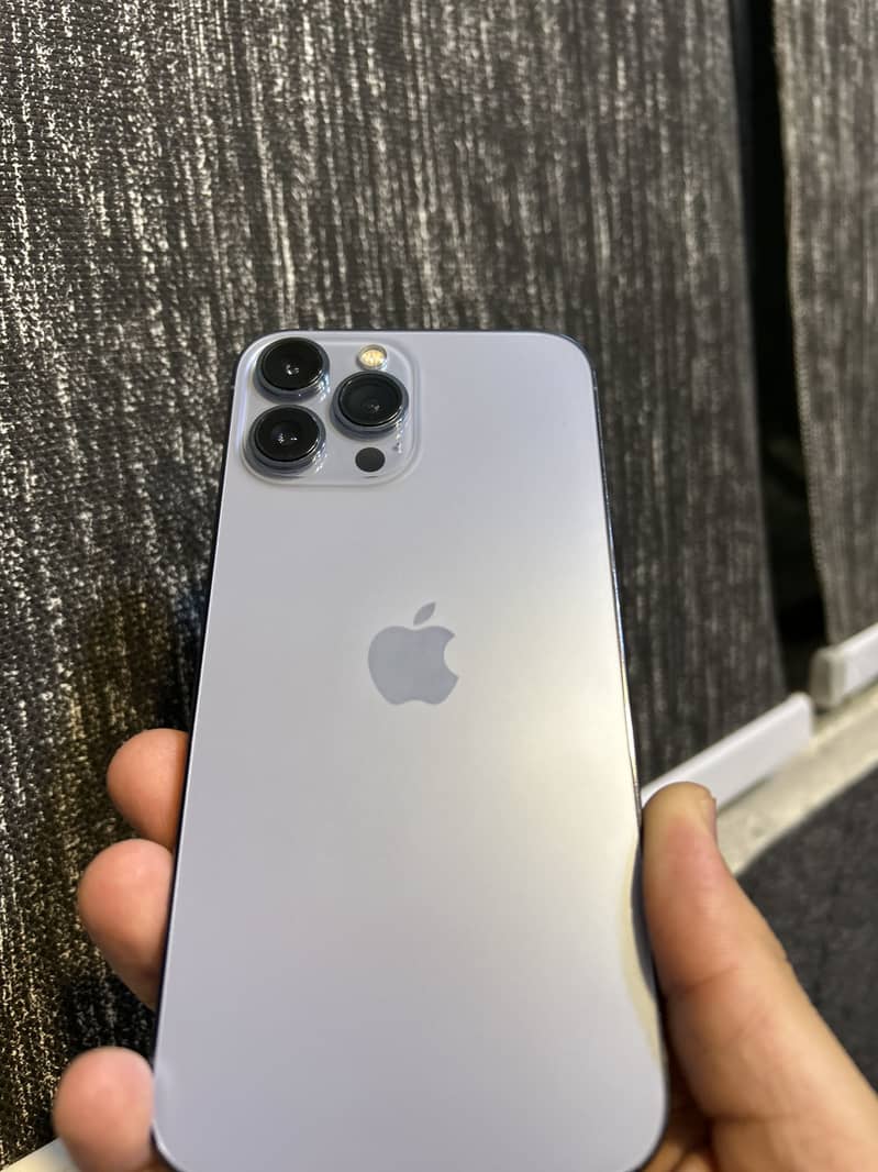 Apple iPhone 13 Pro Max 0