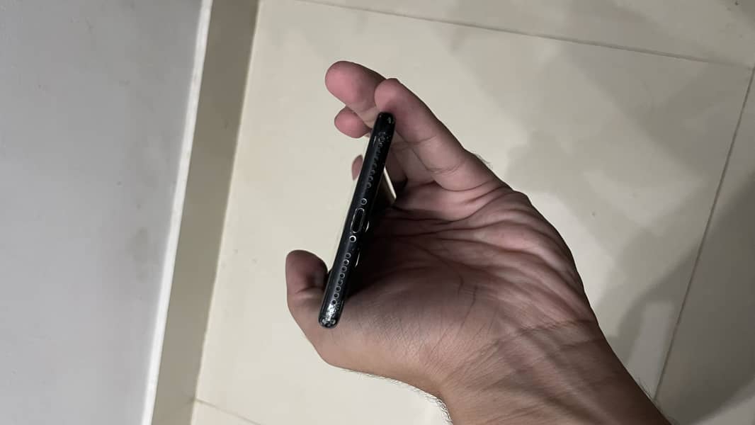 Apple iPhone 7 Plus 5