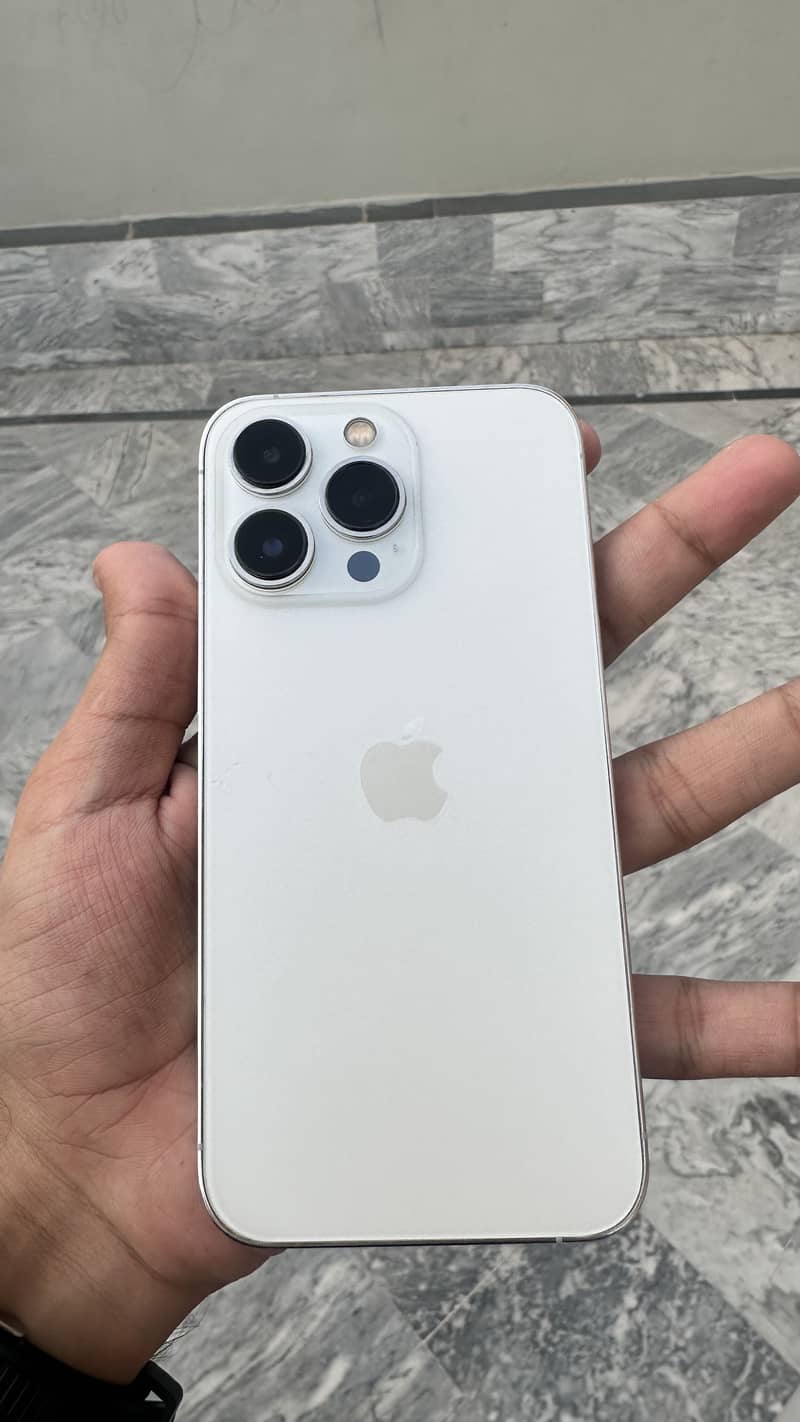Apple iPhone 13 Pro 1