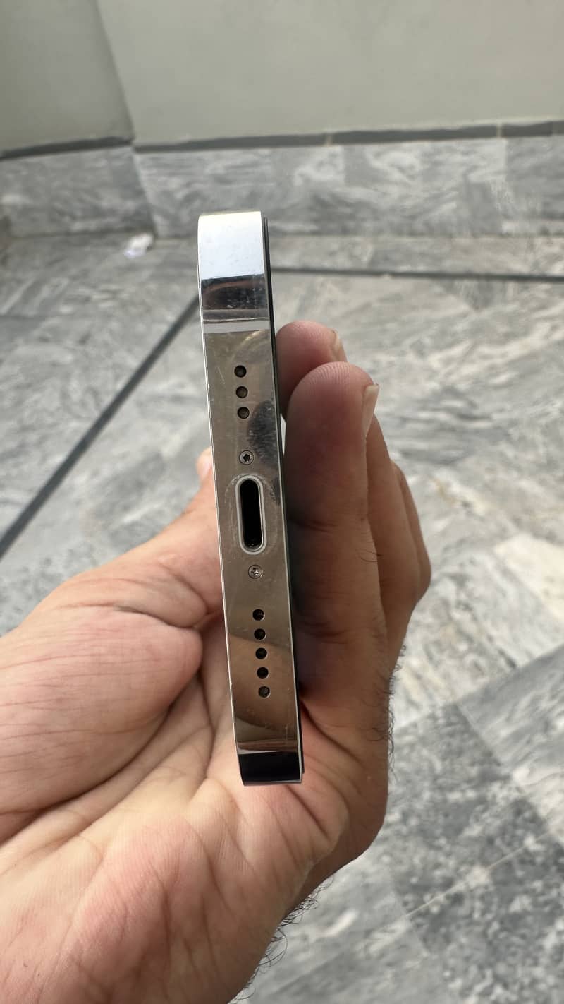 Apple iPhone 13 Pro 2