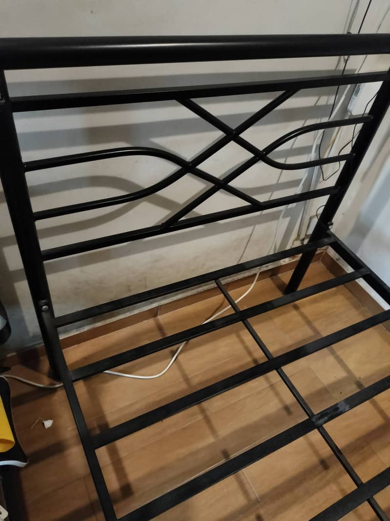 Single Bed Iron 1