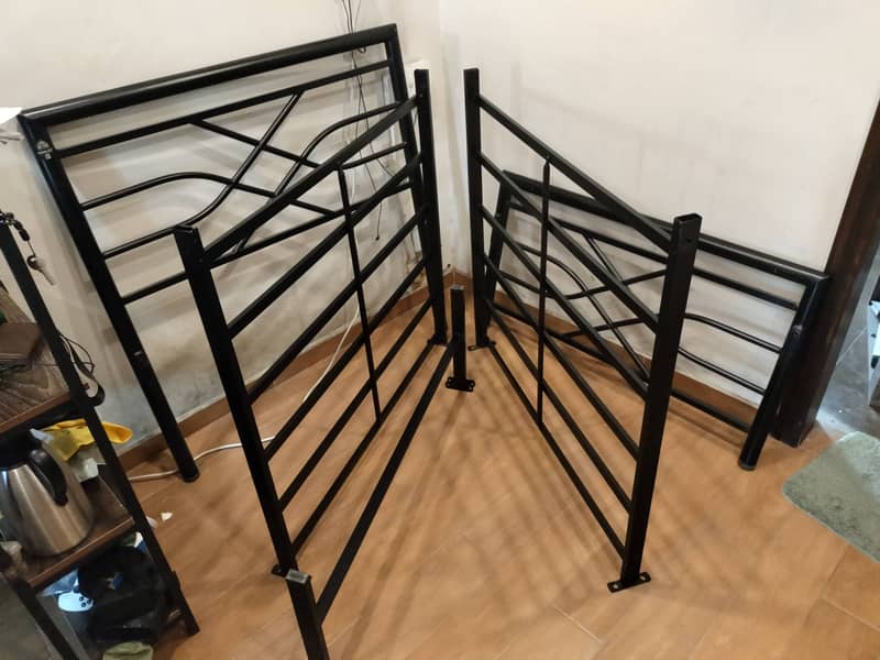 Single Bed Iron 2