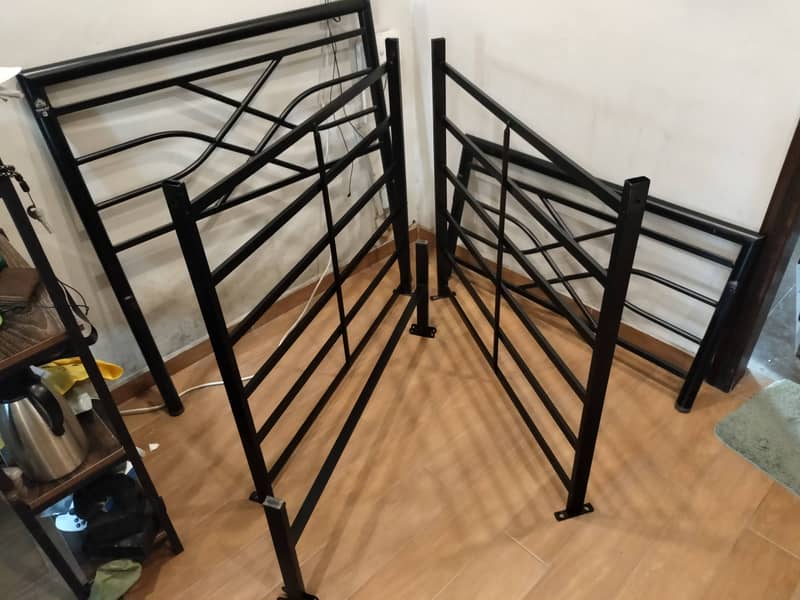 Single Bed Iron 3