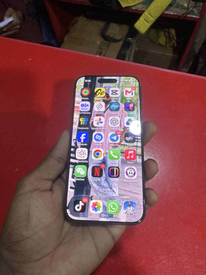 Apple iPhone 15 Pro 3