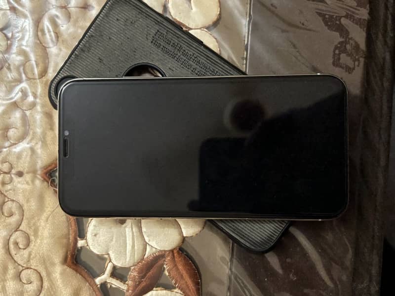 Apple iPhone X 0