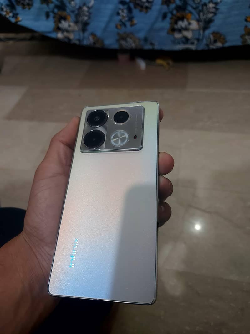Infinix Note 40 0