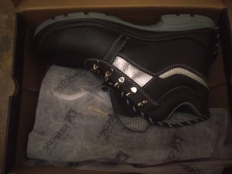 safety boot 3