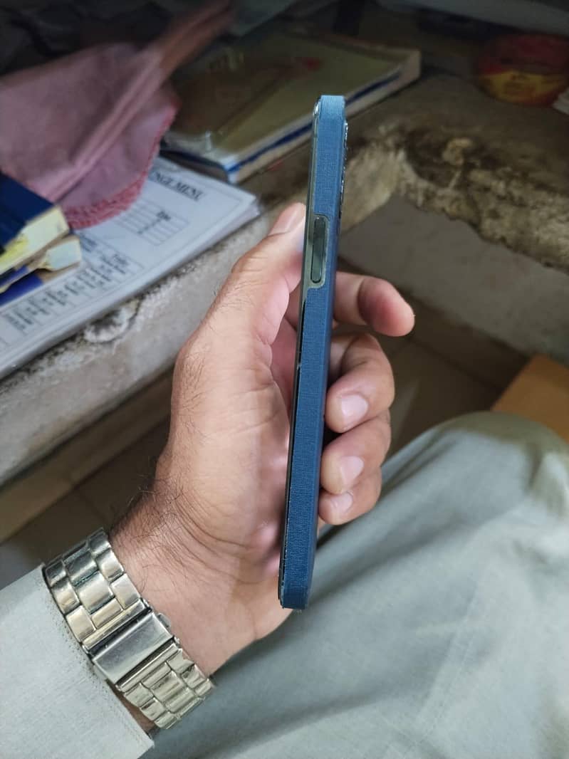 Apple iPhone 12 Pro 4