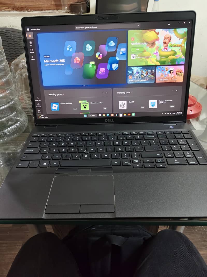 Dell Precision 3541 7