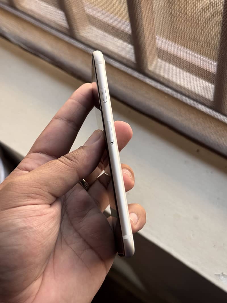 Apple iPhone SE 4