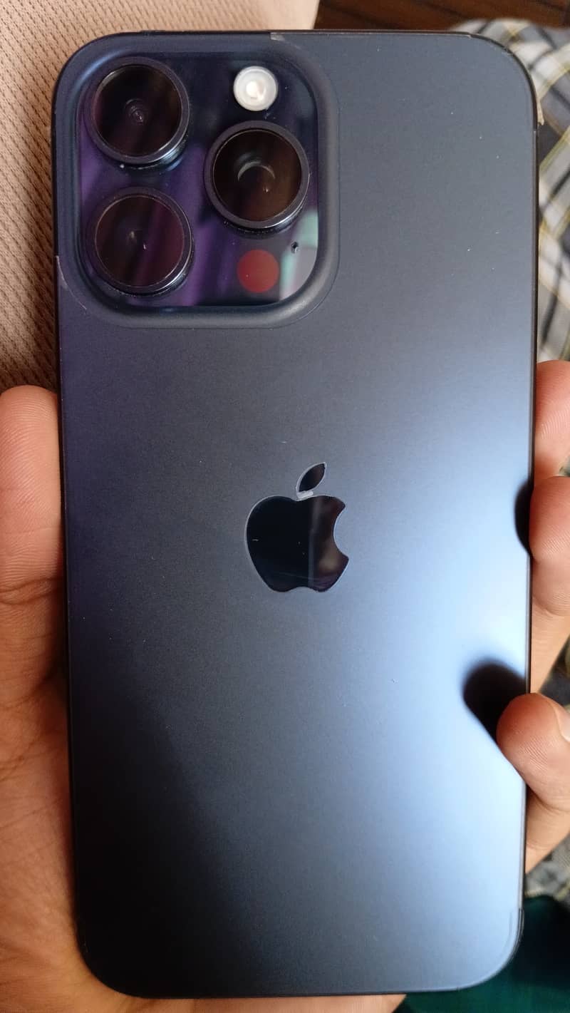 Apple iPhone 15 Pro Max 0