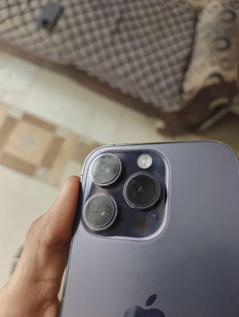 Apple iPhone 14 Pro 1