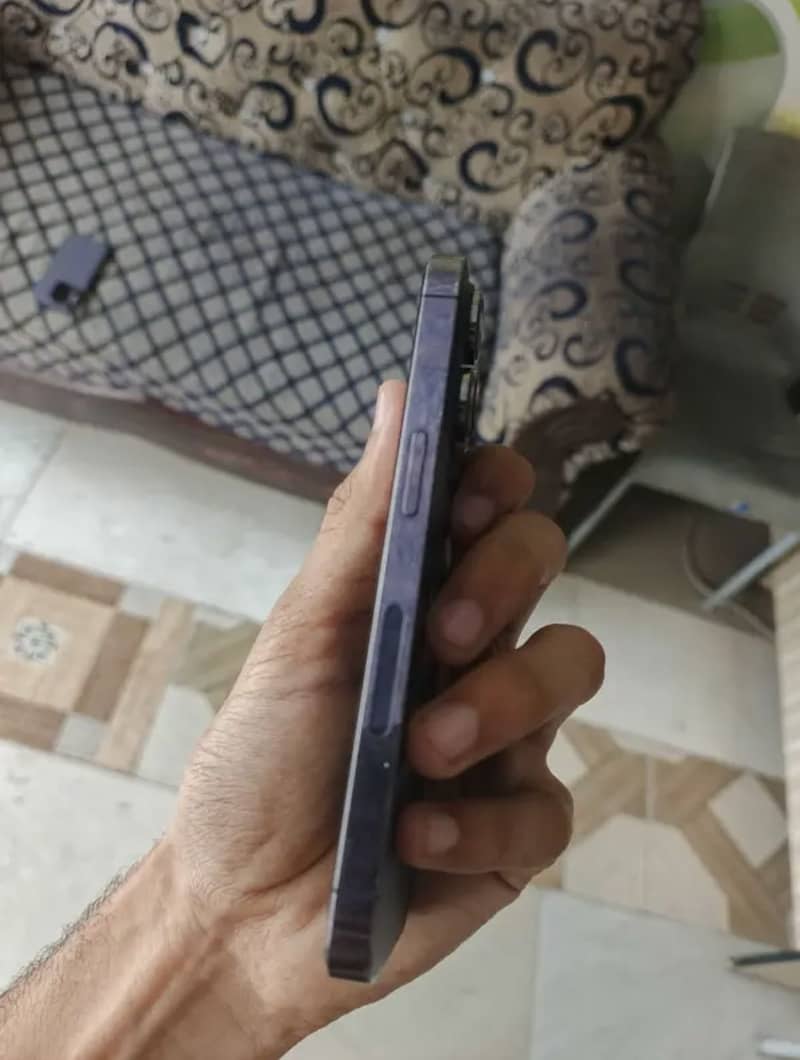 Apple iPhone 14 Pro 3