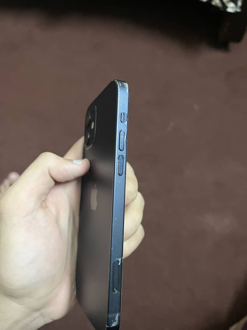 Apple iPhone 12 2