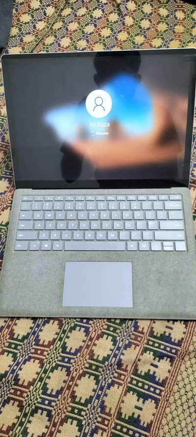 surface 2 16 512 i7 8th tuch