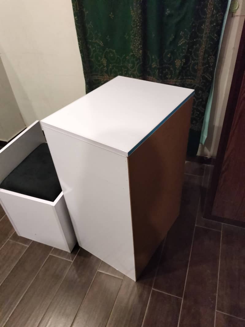 Closing Dressing table with Stool 2