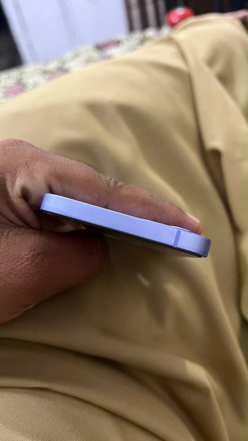 Apple iPhone 12 3