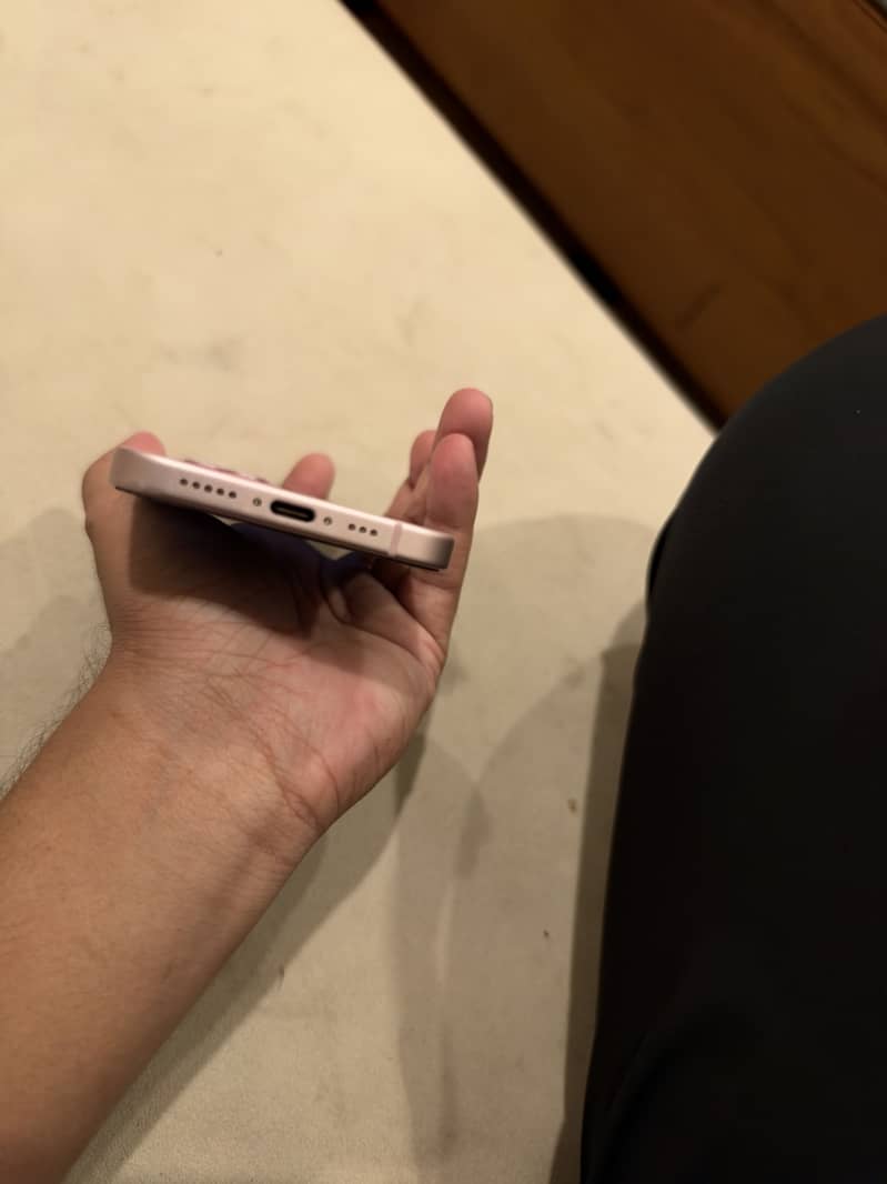 Apple iPhone 15 2