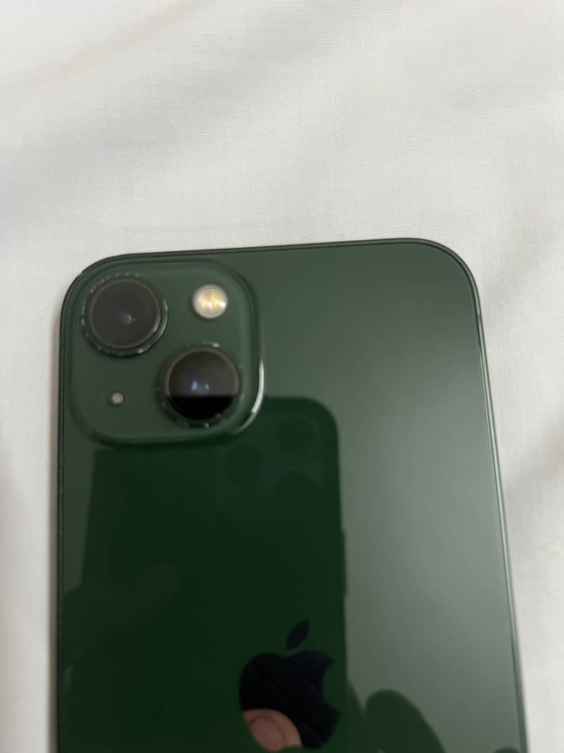 Apple iPhone 13 5