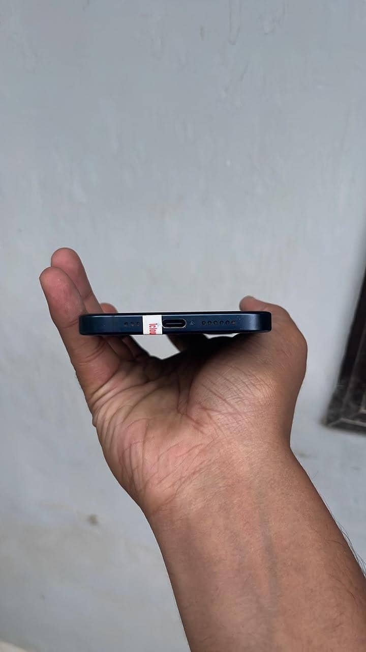 Apple iPhone 15 Pro Max 2