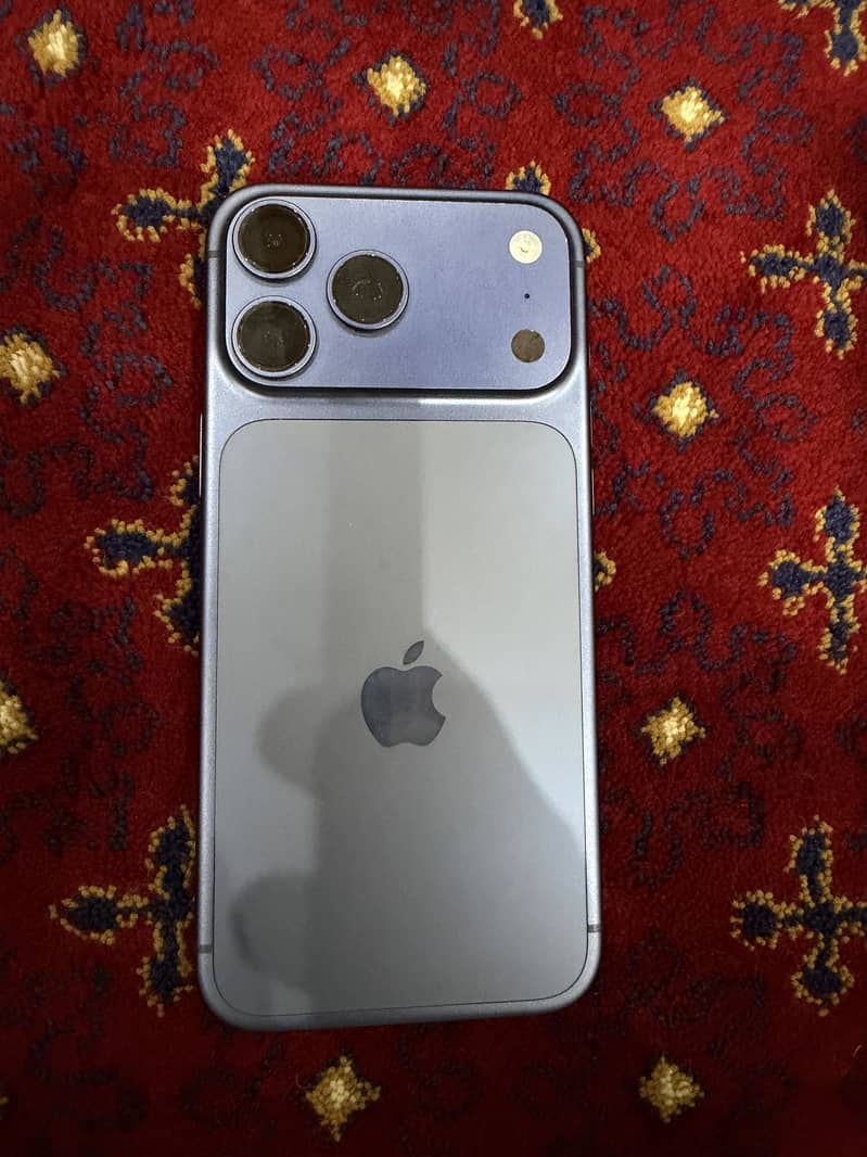 Apple iPhone 17 Pro Max 1